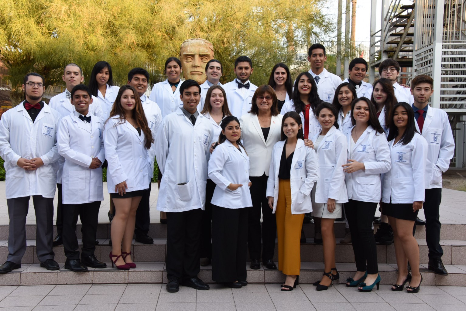 Investidura medicina 2018.JPG